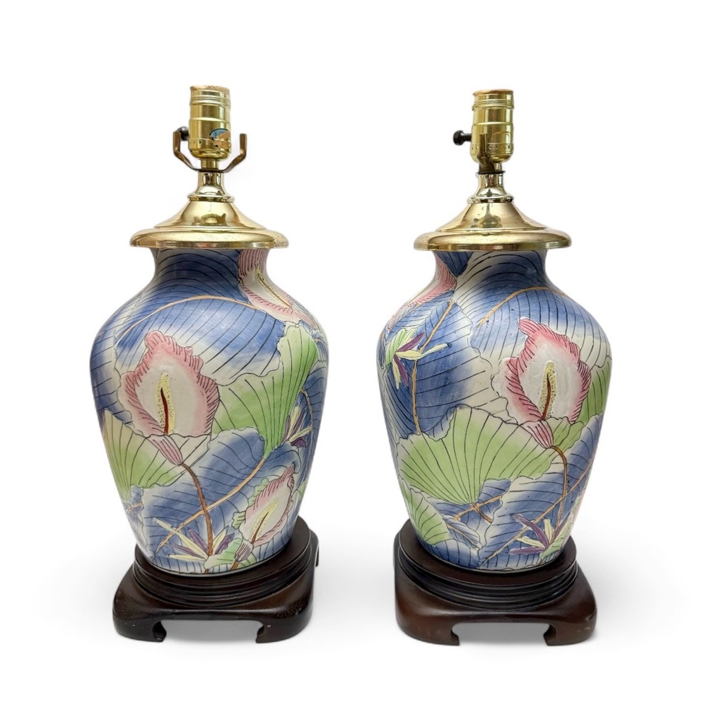 Vintage Set of 2 Asian Calla Lily Floral Pastel Porcelain Ginger Jar Lamps